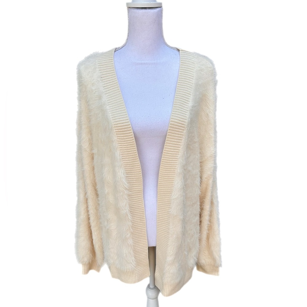 NWT Pixi & Ivy Cream Colored Fuzzy Cardigan - Size M/L